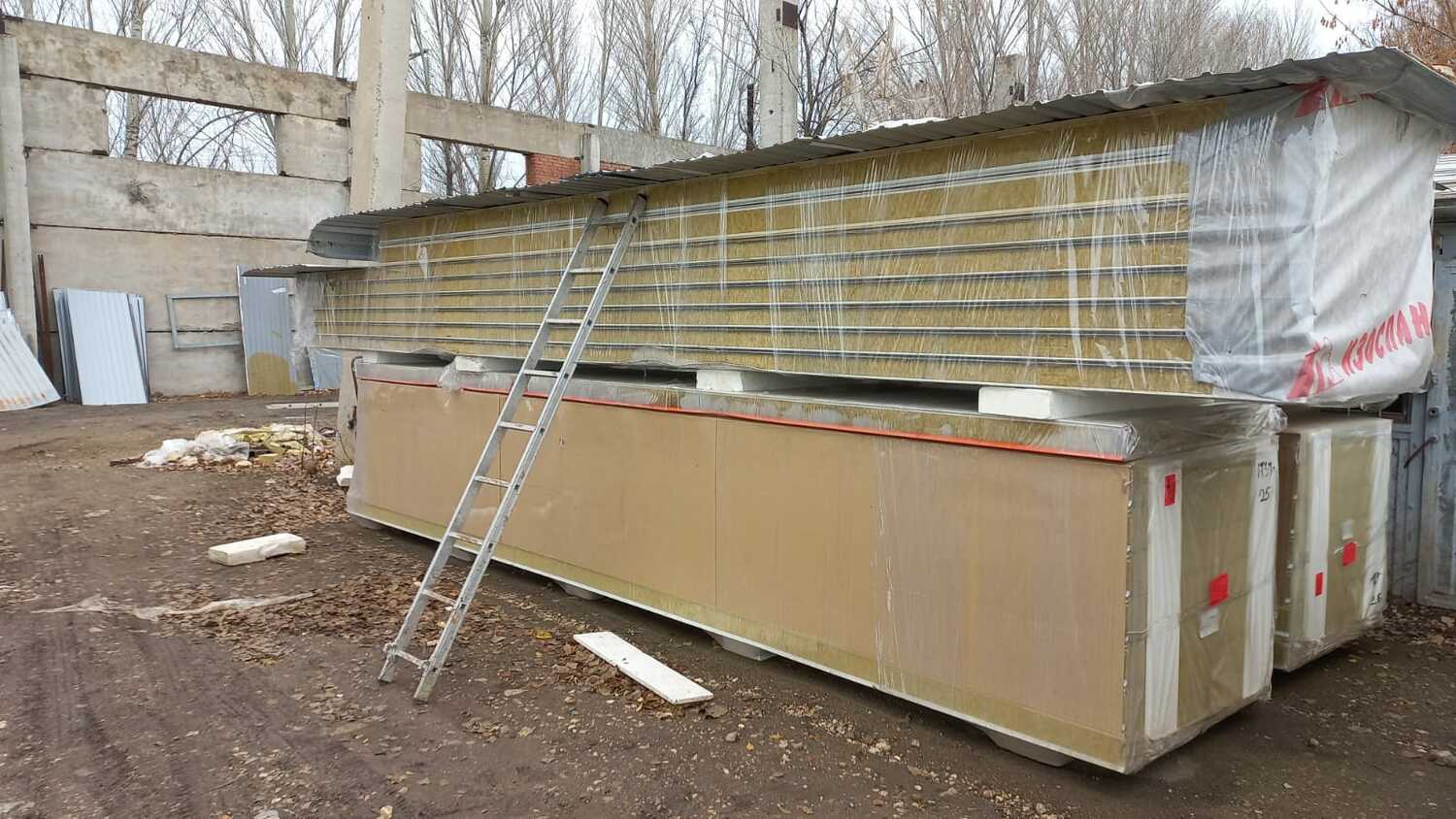 <span style="font-weight: bold;">Сэндвич панели новые и некондиция </span>